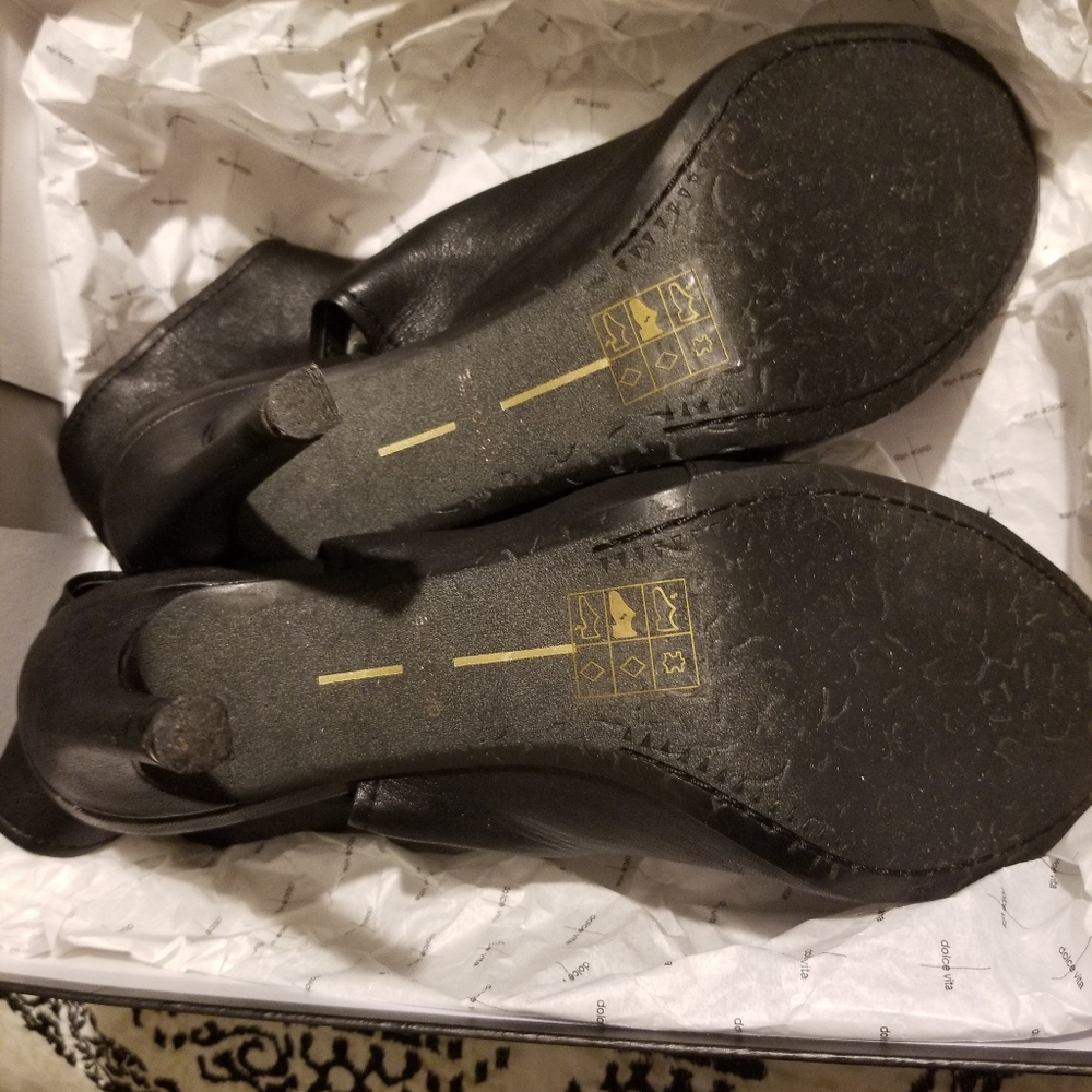 Sandals - Picture 5 of 6